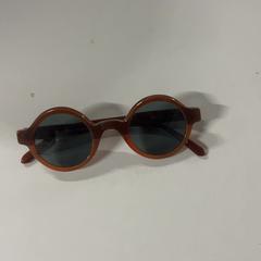 Lunettes, a été signalé par Silver Sands Beach utilisant iLost