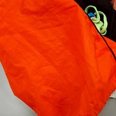 Voltas fluo roze, segundo informou Centraal magazijn usando iLost