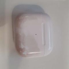 Auriculars sense fil, segons ha informat Regio Limburg - Leuven mitjançant iLost