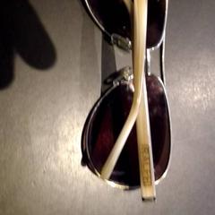 サングラス Beige がiLostで TivoliVredenburg によって報告されました