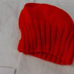 Cappello, come riportato da Inntel Hotels Amsterdam Centre utilizzando iLost