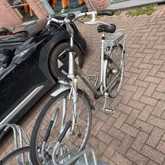 여성용 전기 자전거 Bikkel beige, iLost를 사용하여 Stad Peer에 보고됨