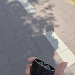 Black wireless headphones, come riportato a iLost