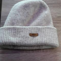 Hatt, rapporterat av EBS Tramplein med iLost