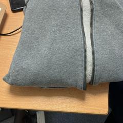 Jacke, gemeldet von Sheraton Brussels Airport Hotel über iLost