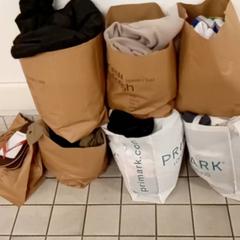 服 がiLostで Mövenpick Hotel Amsterdam City Centre によって報告されました