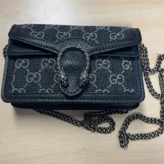 Borsa, come riportato da Pathé Tilburg utilizzando iLost