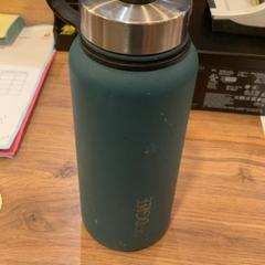 Flaske, som rapportert av MEININGER Hotel Marseille Centre la Joliette ved bruk av iLost