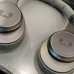 Auscultadores, como reportado por Qbuzz GD Groningen HS utilizando o iLost