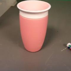 飲用カップ がiLostで Diergaarde Blijdorp によって報告されました