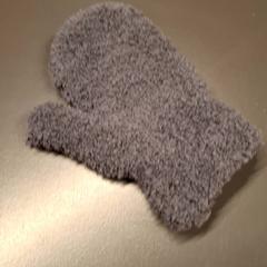 Guanto Enfant gris, come riportato da IKEA Nice Saint Isidore utilizzando iLost