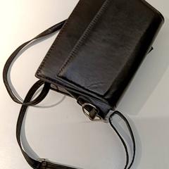 Borsa a tracolla Zwart met inhoud, come riportato da IKEA Groningen utilizzando iLost