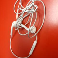 Auriculars, segons ha informat UvA REC mitjançant iLost