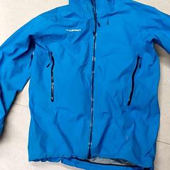 Dzseki Blauw, amint azt Qbuzz GD Groningen Peizerweg az iLost segítségével jelentette.