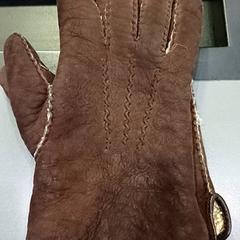 Kesztyű bruin, amint azt Qbuzz GD Groningen HS az iLost segítségével jelentette.