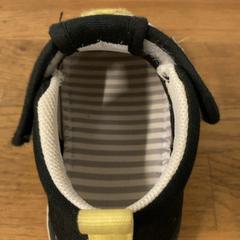 靴・スニーカー, rapporterat av IKEA立川 med iLost