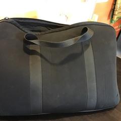 Bolsa de laptop, como reportado por Qbuzz U-OV utilizando o iLost