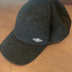 Baseball sapka, amint azt Pathé Arnhem az iLost segítségével jelentette.