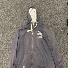 Svetr bruin, jak nahlášeno DoubleTree by Hilton Rotterdam Centre pomocí iLost