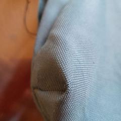 Sac à dos à dos gris, a été signalé par TCL utilisant iLost