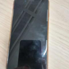 آي فون Rood met sticker، كما تم الإبلاغ عنه بواسطة Arriva West-Brabant عبر iLost