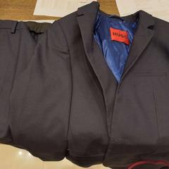 Traje de chaqueta, ha sido reportado por Van der Valk Hotel Gorinchem con iLost