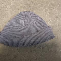 Kleding  - Muts, jak nahlášeno Centraal magazijn pomocí iLost