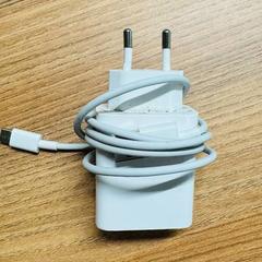 Kargagailua oplader, gisa salatu by Vrije Universiteit Brussel (VUB) iLost erabiliz