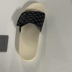 النعال، كما تم الإبلاغ عنه بواسطة Silver Sands Beach عبر iLost