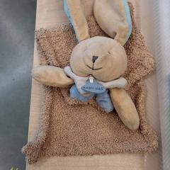 Ölelős pofon, amint azt IKEA Avignon az iLost segítségével jelentette.