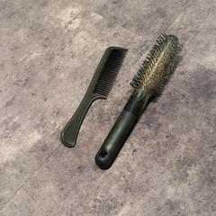 Cepillo de pelo & Peitear, segundo informou Van der Valk Hotel Haarlem usando iLost