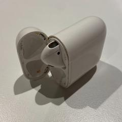 Airpod white, a été signalé par Amsterdam ID Aparthotel utilisant iLost