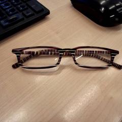 Ulleres Violette, segons ha informat IKEA Marseille La Valentine mitjançant iLost