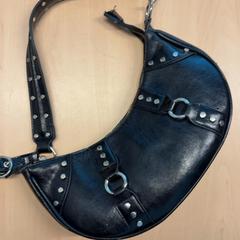 Dámská kabelka, jak nahlášeno RET pomocí iLost