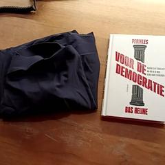Vestiti & Libro, come riportato da BOAT&CO utilizzando iLost