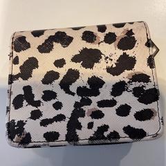 Táska mendaro dorantes, spanje, amint azt Gemeente Amsterdam - Bureau Gevonden Voorwerpen az iLost segítségével jelentette.