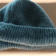 Kleding - muts, zoals gemeld door Regio Antwerpen - Brussel met iLost