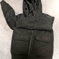 Kläder - Jas zwart, rapporterat av Regio Oost-Vlaanderen med iLost