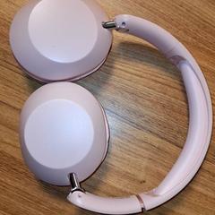 Hoofdtelefoon, amint azt Qbuzz DMG az iLost segítségével jelentette.