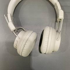 Headphones, as reported by Qbuzz GD Groningen HS using iLost