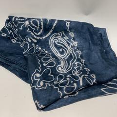 Bufanda, ha sido reportado por IKEA横浜 con iLost