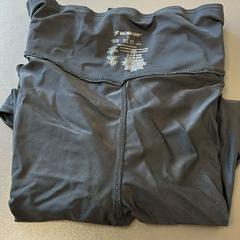 Športové nohavice zwart, ako bolo nahlásené Gebo Tours pomocou iLost