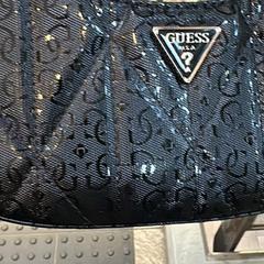 Tas Handtas Bag, amint azt az iLostnak jelentették.