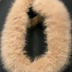 ヘアバンド がiLostで MEININGER Hotel Budapest Great Market Hall によって報告されました