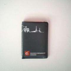 Porte-cartes, a été signalé par Twisto utilisant iLost