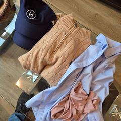 Casquette & Vêtements, a été signalé par Amsterdam ID Aparthotel utilisant iLost