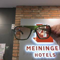 Glasögon & Solglasögon sunglasses, rapporterat av MEININGER Hotel Hamburg City Center med iLost