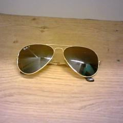 Solglasögon, rapporterat av Bobbejaanland med iLost