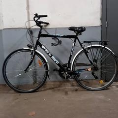 Férfi kerékpár Run bike Zwart-wit-blauw, amint azt Fietsdepot Hasselt az iLost segítségével jelentette.