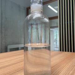 Drinking bottles // water bottles Plastic がiLostで Vrije Universiteit Brussel (VUB) によって報告されました